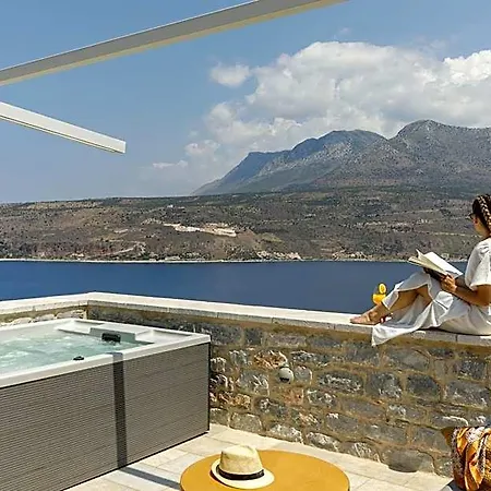 Trapela Limeni Luxury Hotel Koita