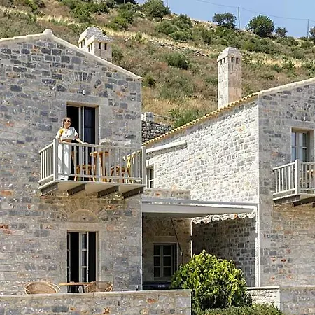 Hotel Trapela Limeni Luxury