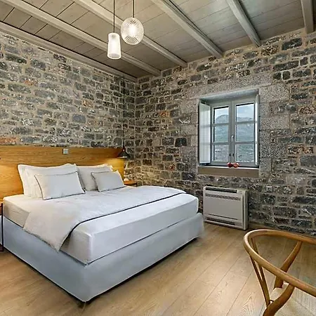 Hotel Trapela Limeni Luxury Koita