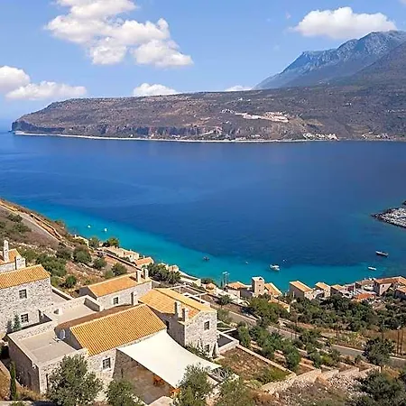 Hotel Trapela Limeni Luxury
