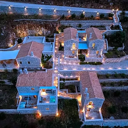 Trapela Limeni Luxury Koita
