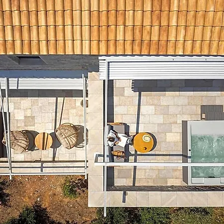 Trapela Limeni Luxury 4* Κοίτα