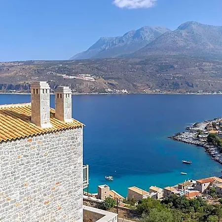Trapela Limeni Luxury Ξενοδοχείο 4*
