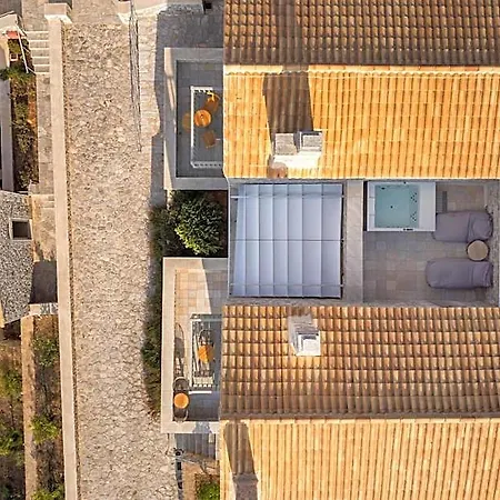 Trapela Limeni Luxury 4* Κοίτα