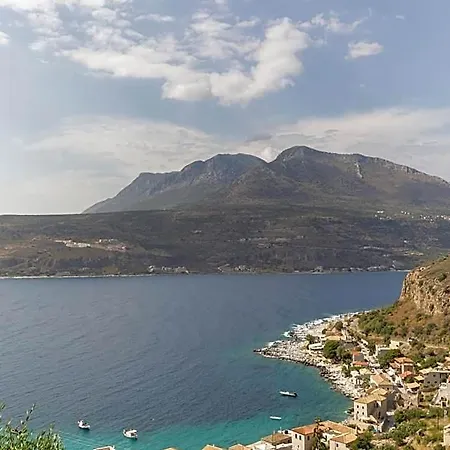 Trapela Limeni Luxury Hotel Koita