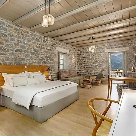 Trapela Limeni Luxury Koita
