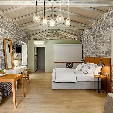 Trapela Limeni Luxury 4* Koita