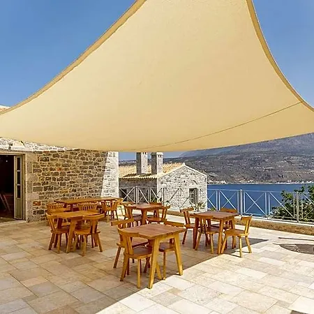 Hotel Trapela Limeni Luxury 4*